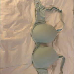 Beautiful lightly line Demi bra Victoria Secret